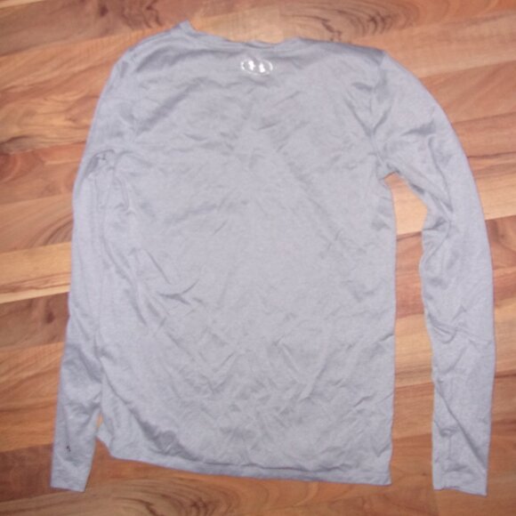 under armour Size extra small loose womans athletic long sleeved tee shirt t - Picture 3 of 4